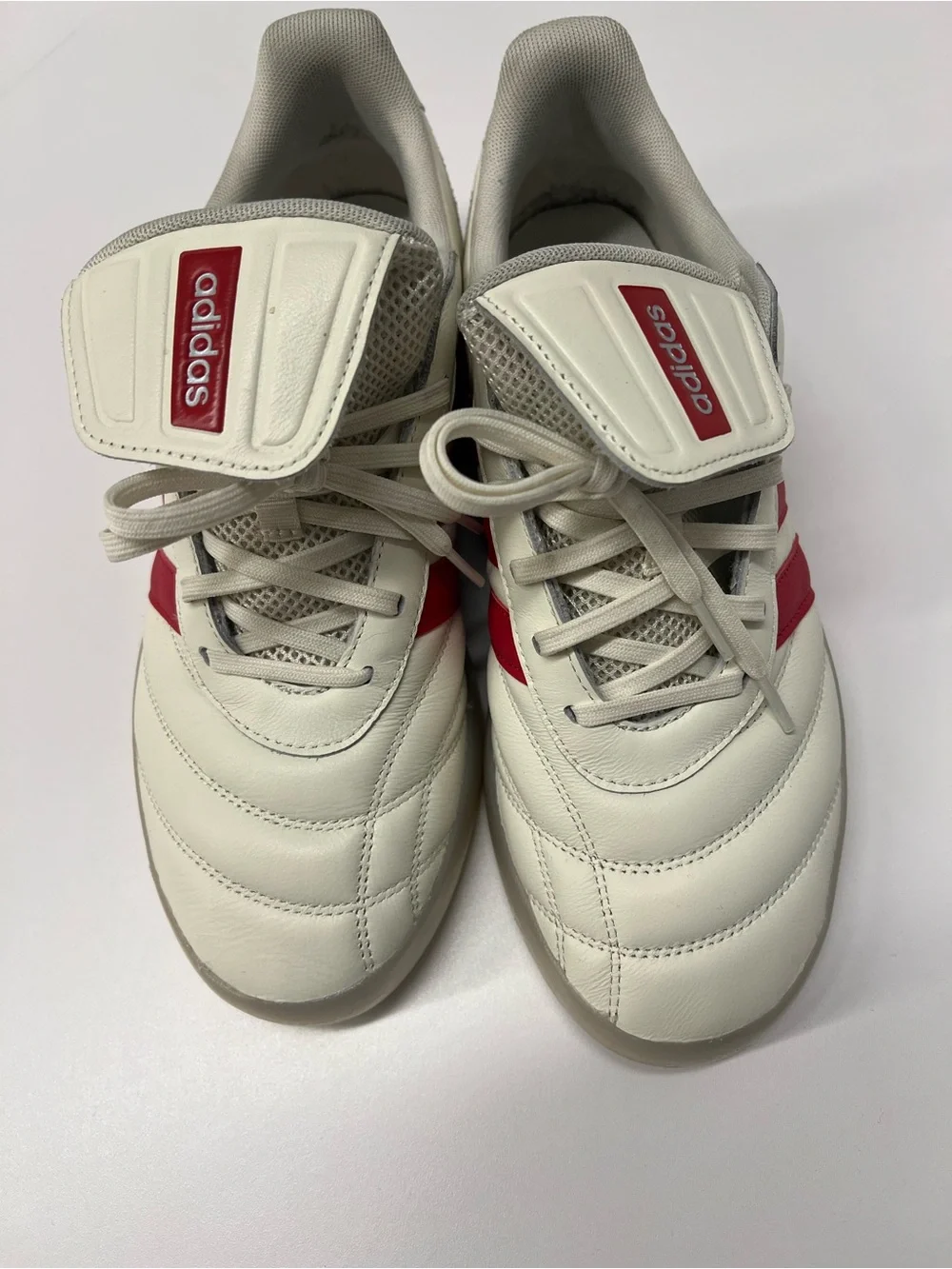 adidas Men’s White & Red Barreda Mundial, size 11